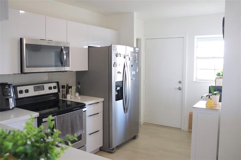 Image 4 of 33 For 1770 191st St 816