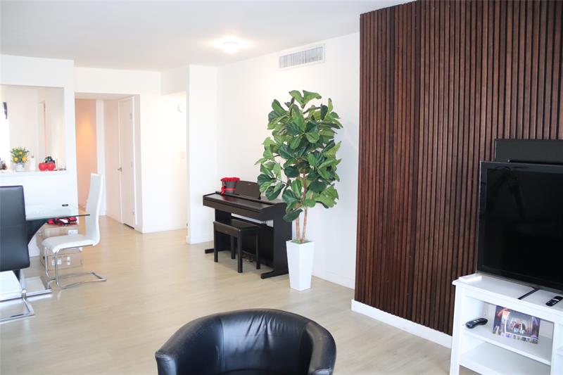 Image 9 of 33 For 1770 191st St 816