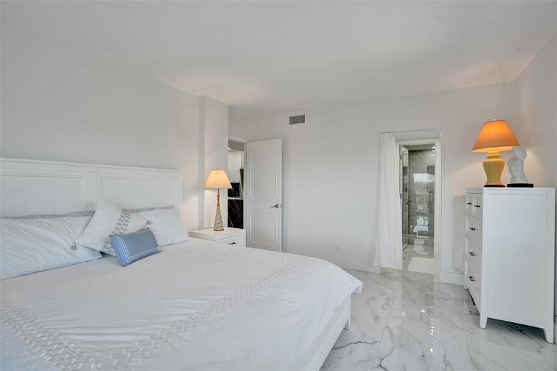 Image 17 of 35 For 6000 Ocean Blvd  4e