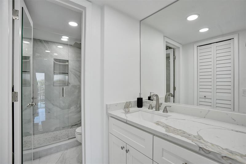 Image 18 of 35 For 6000 Ocean Blvd  4e