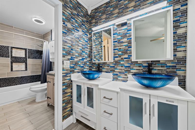 Image 17 of 23 For 4902 82nd Ave  2001