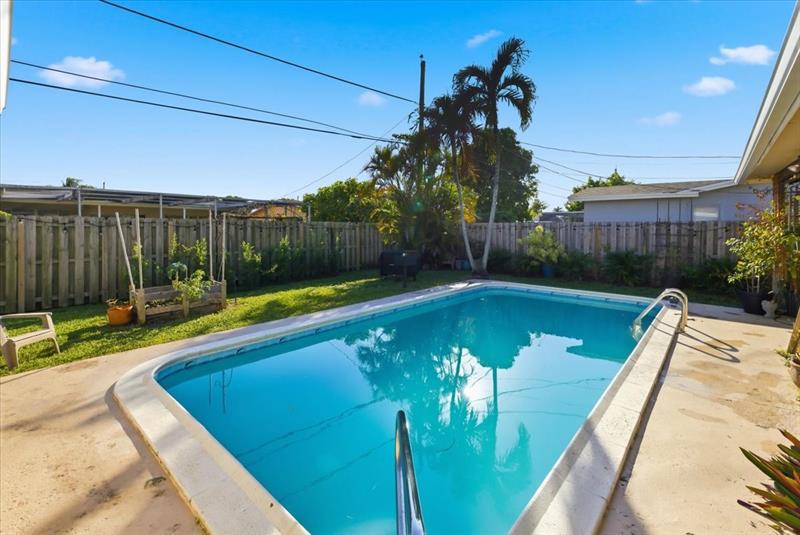 Image 23 of 32 For 8570 24th Ct