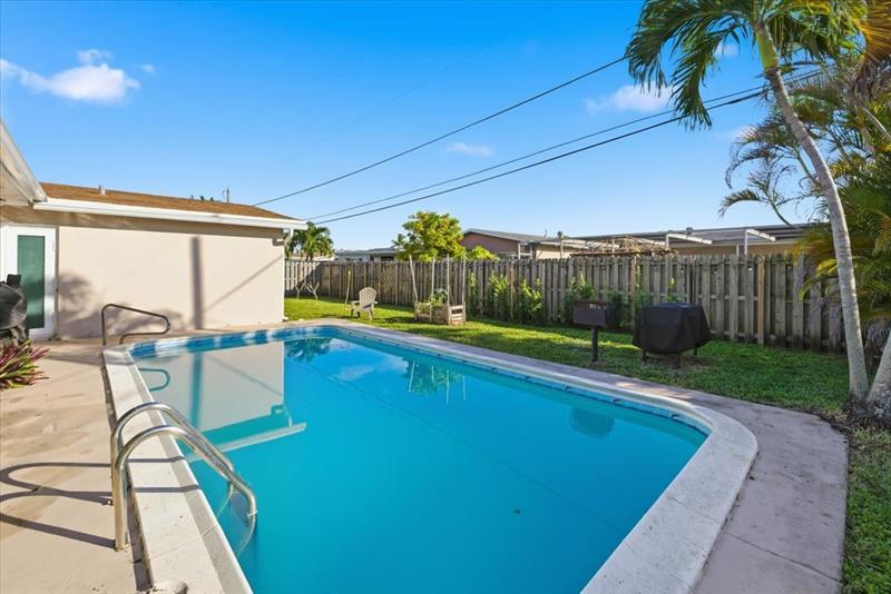 Image 26 of 32 For 8570 24th Ct