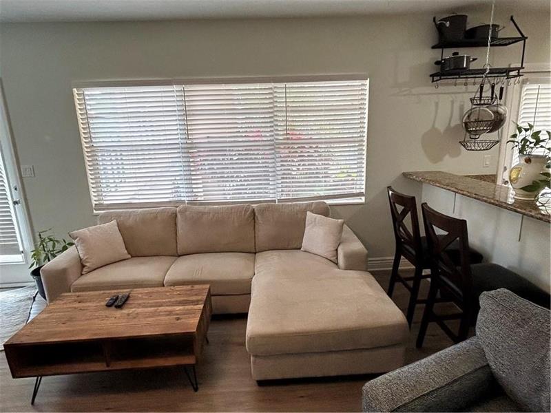 Image 5 of 16 For 2737 28th St  1w