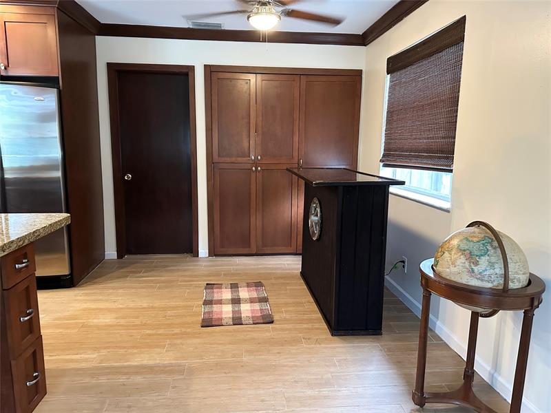 Image 11 of 42 For 4201 Thomas St