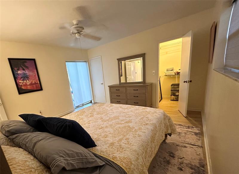 Image 17 of 42 For 4201 Thomas St