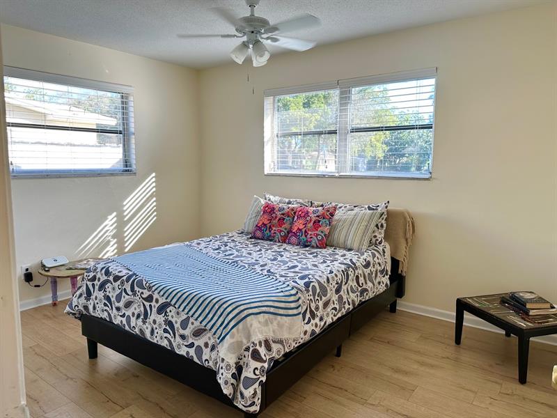 Image 21 of 42 For 4201 Thomas St