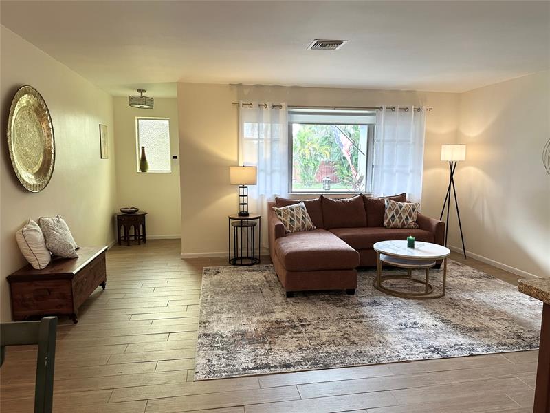 Image 5 of 42 For 4201 Thomas St