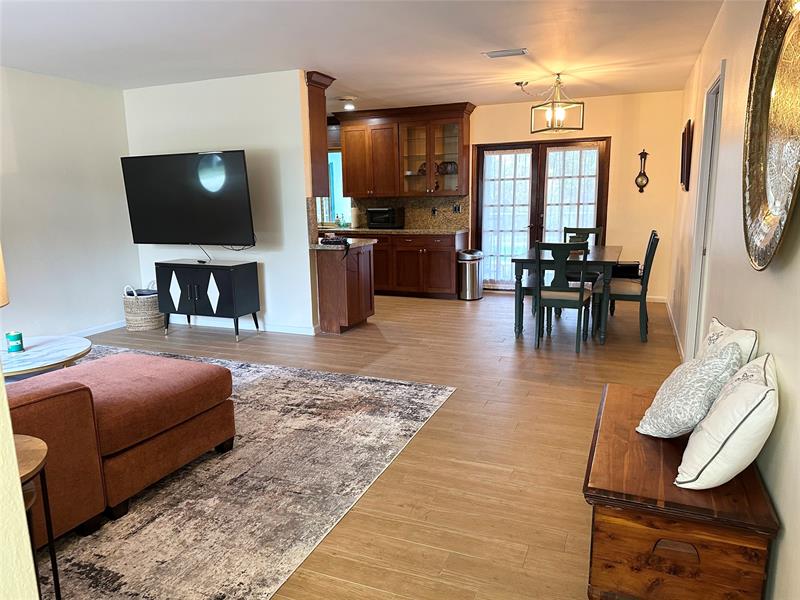 Image 6 of 42 For 4201 Thomas St