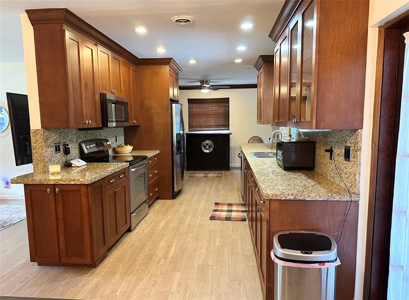 Image 8 of 42 For 4201 Thomas St