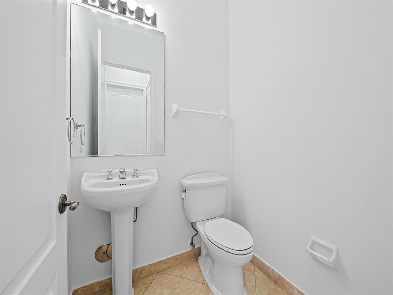 Image 22 of 28 For 504 7th St  202