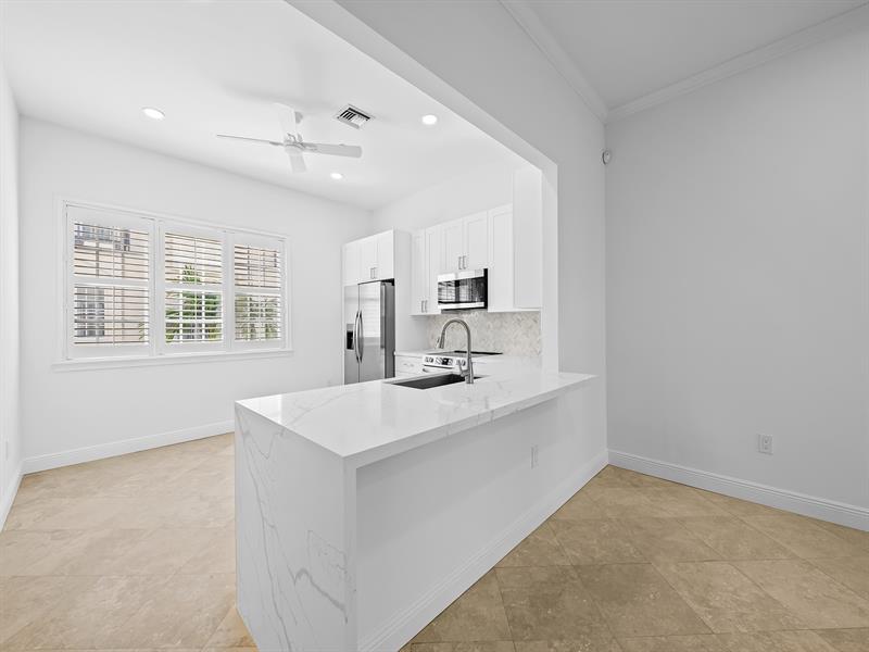 Image 24 of 28 For 504 7th St  202