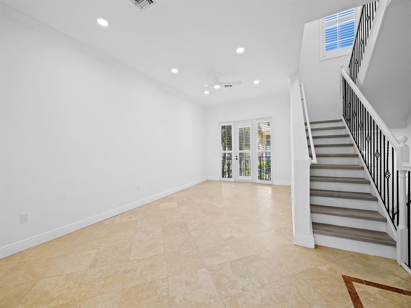 Image 26 of 28 For 504 7th St  202