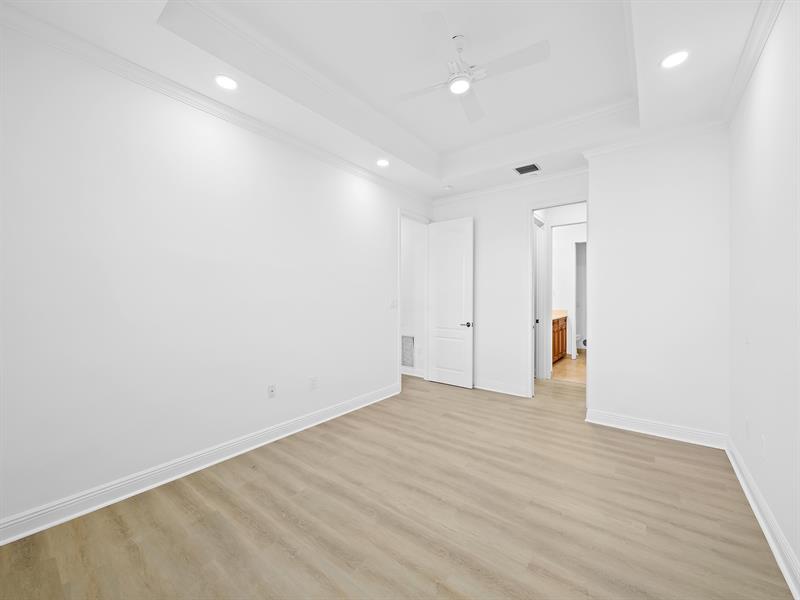 Image 6 of 28 For 504 7th St  202