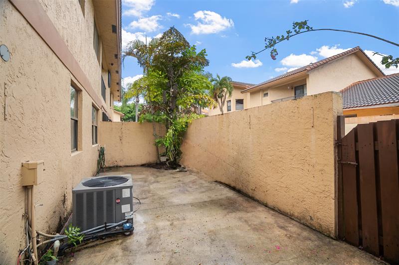 Image 36 of 41 For 1013 112th Ter