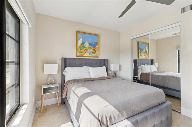 Image 11 of 24 For 2409 Ocean Blvd  327