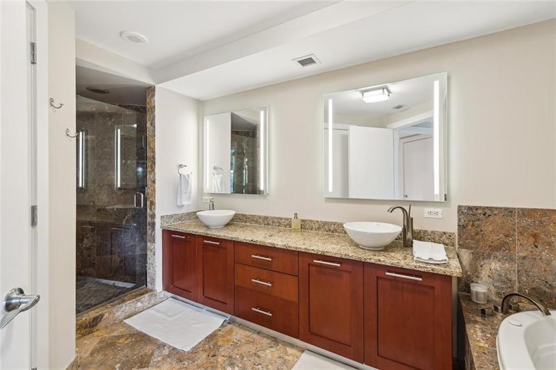 Image 13 of 24 For 2409 Ocean Blvd  327