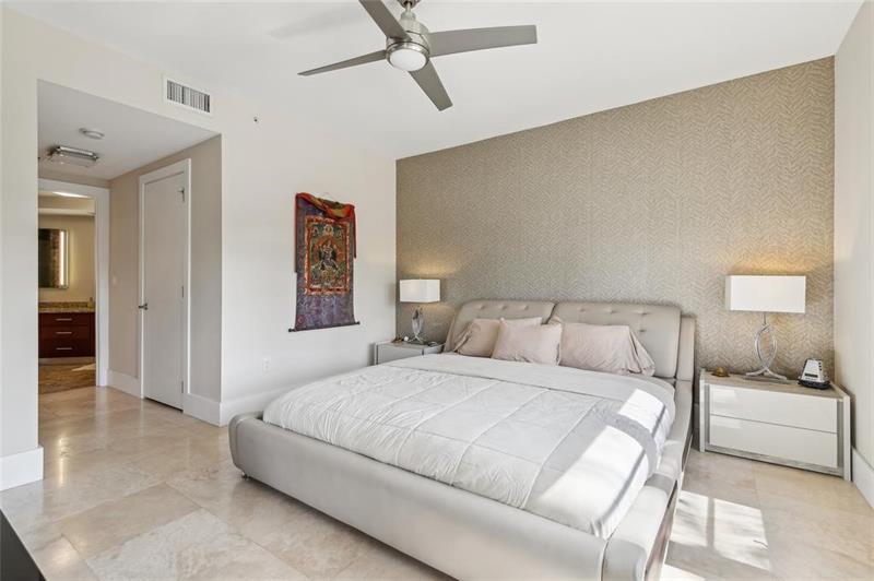 Image 15 of 24 For 2409 Ocean Blvd  327