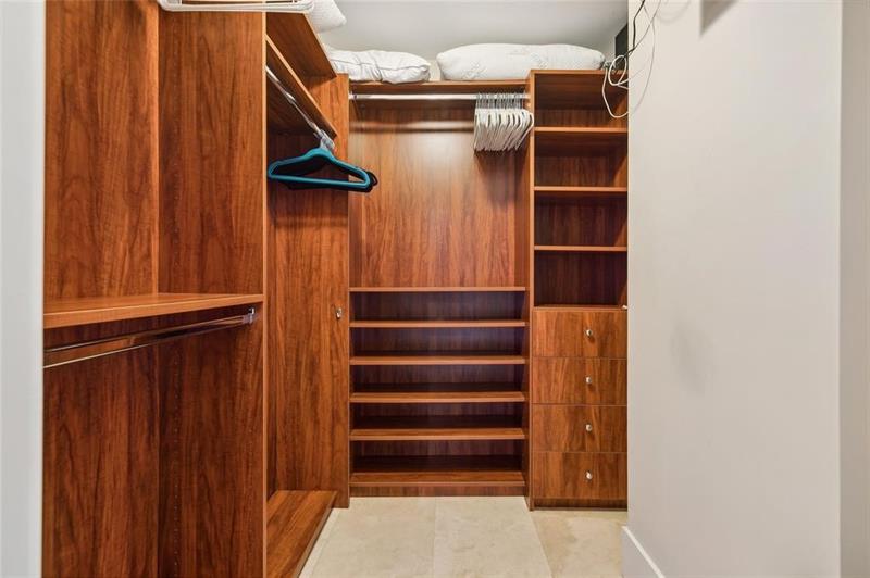 Image 16 of 24 For 2409 Ocean Blvd  327