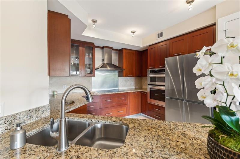 Image 6 of 24 For 2409 Ocean Blvd  327