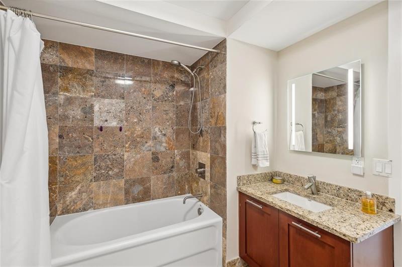 Image 9 of 24 For 2409 Ocean Blvd  327