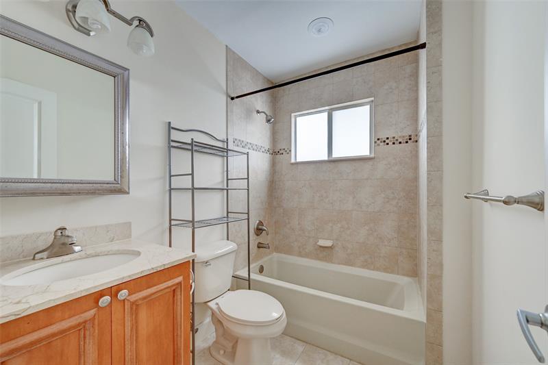 Image 10 of 10 For 410 15th St  105