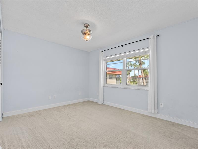 Image 13 of 32 For 5 Vista Palm Ln  207