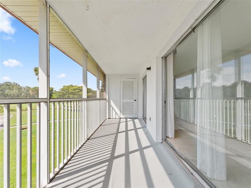 Image 16 of 32 For 5 Vista Palm Ln  207