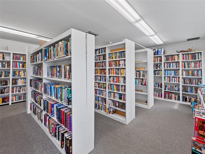 Image 29 of 32 For 5 Vista Palm Ln  207