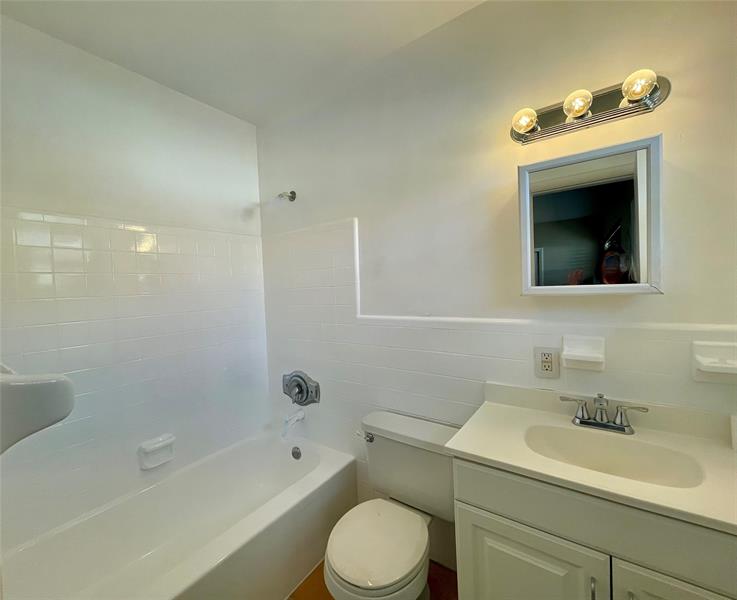 Image 13 of 13 For 1643 5 St  2