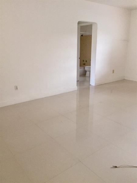 Image 4 of 8 For 107 Calabria Ave  3