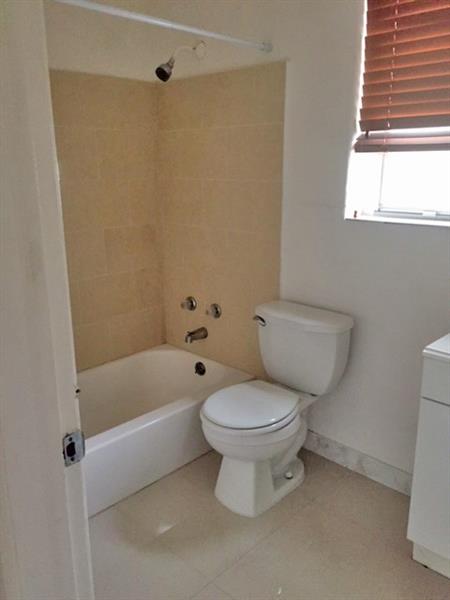 Image 8 of 8 For 107 Calabria Ave  3