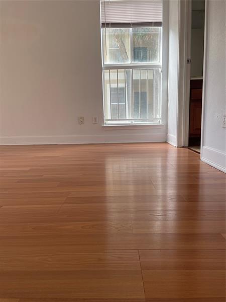 Image 8 of 16 For 799 Riverside Dr  1023