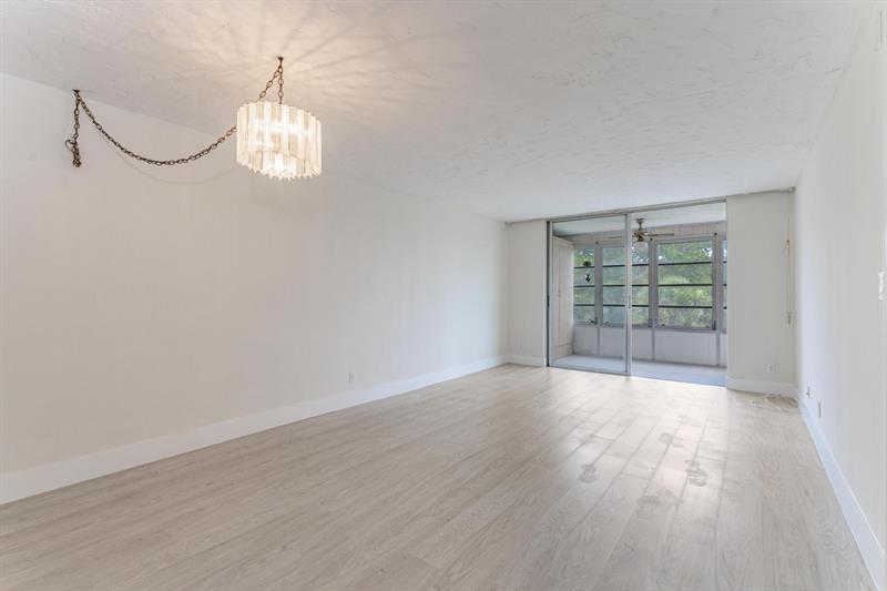 Image 10 of 20 For 2551 Aragon Blvd  406