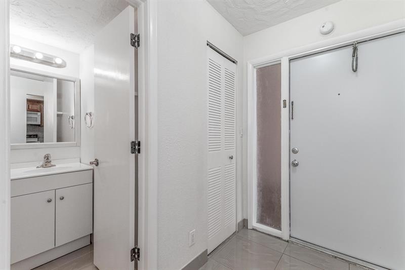 Image 11 of 20 For 2551 Aragon Blvd  406