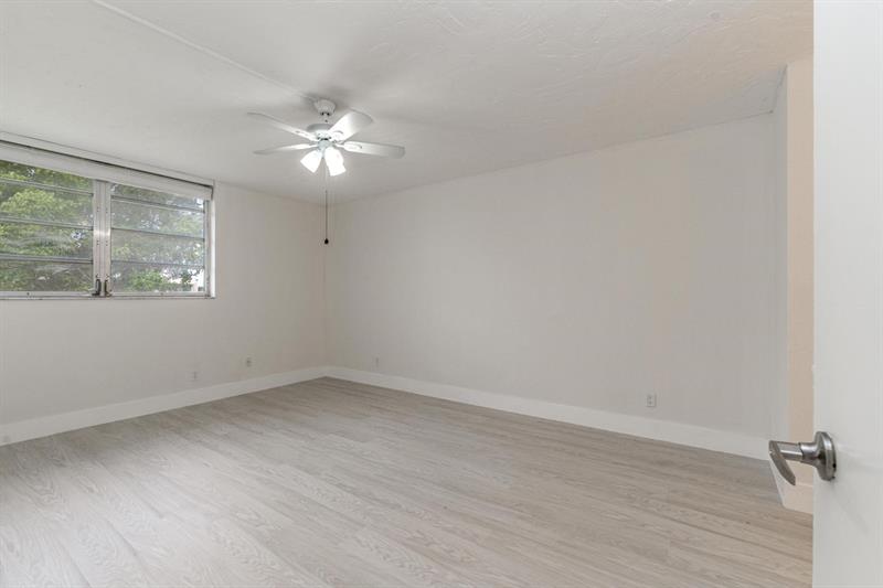 Image 12 of 20 For 2551 Aragon Blvd  406