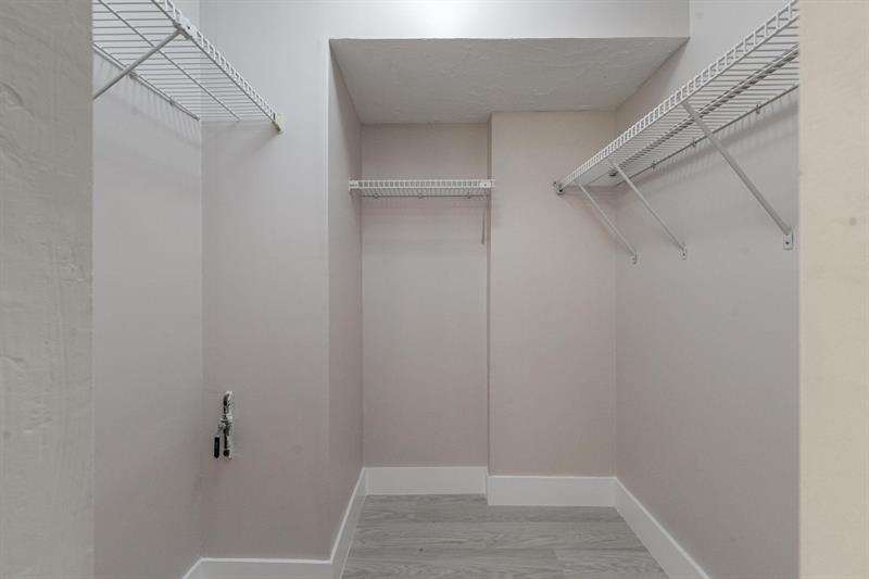 Image 16 of 20 For 2551 Aragon Blvd  406