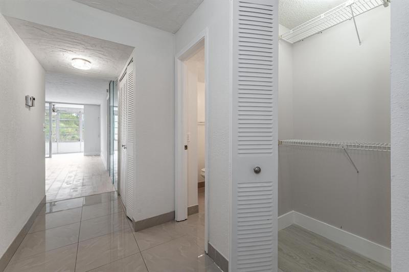 Image 17 of 20 For 2551 Aragon Blvd  406