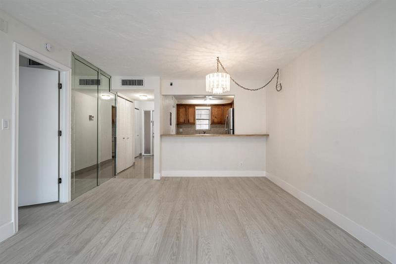 Image 6 of 20 For 2551 Aragon Blvd  406