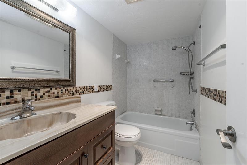 Image 8 of 20 For 2551 Aragon Blvd  406