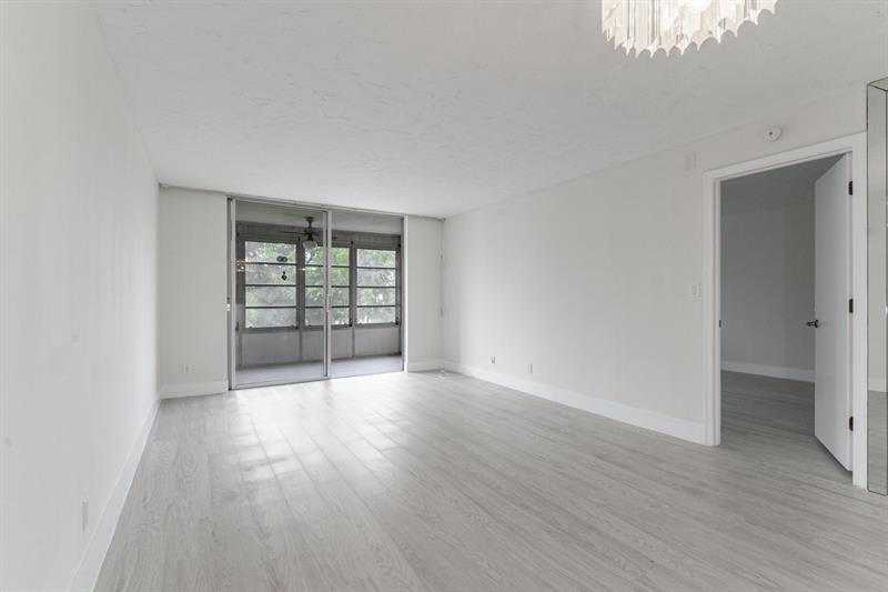 Image 9 of 20 For 2551 Aragon Blvd  406