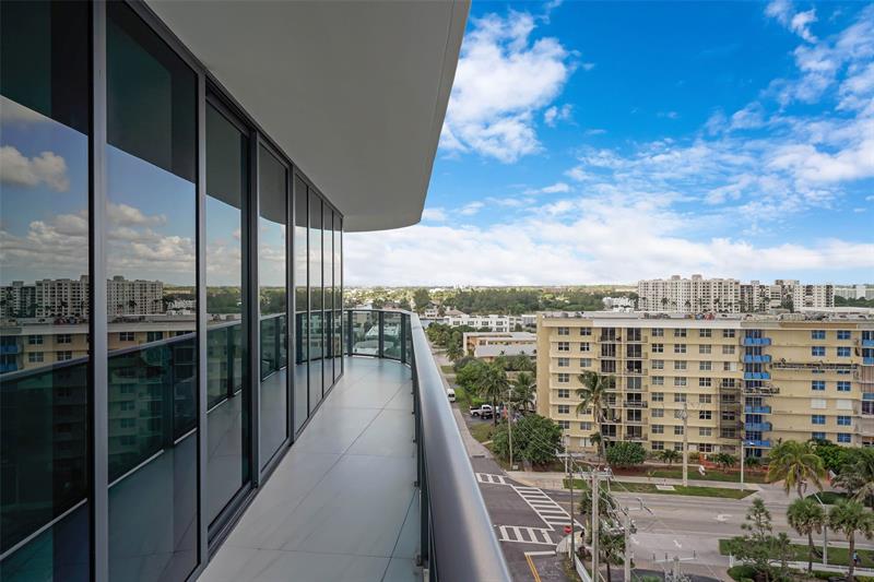 Image 17 of 34 For 900 Ocean Blvd  906