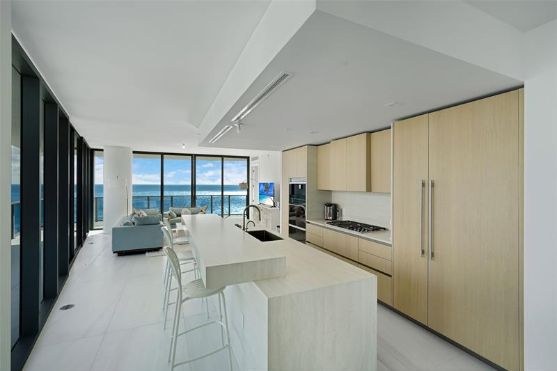 Image 7 of 34 For 900 Ocean Blvd  906