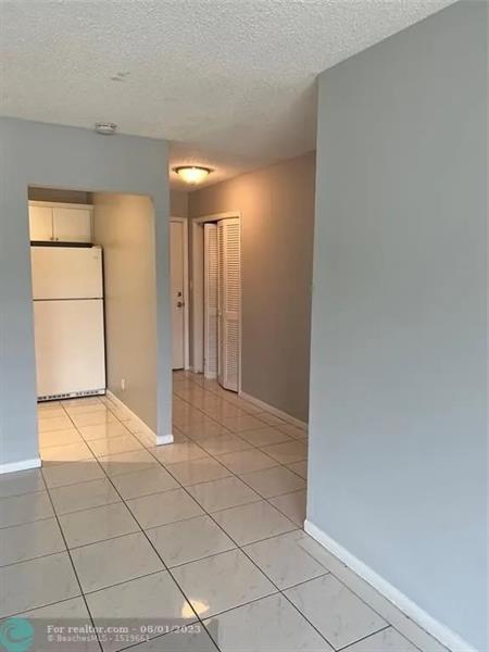 Image 7 of 41 For 4131 88th Ave  206