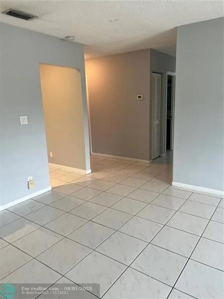 Image 8 of 41 For 4131 88th Ave  206