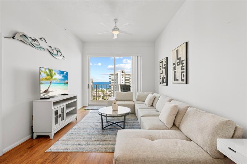 Image 10 of 22 For 3020 32nd Ave  Ph11