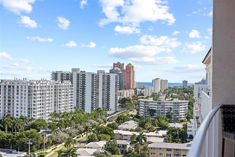 Image 15 of 22 For 3020 32nd Ave  Ph11