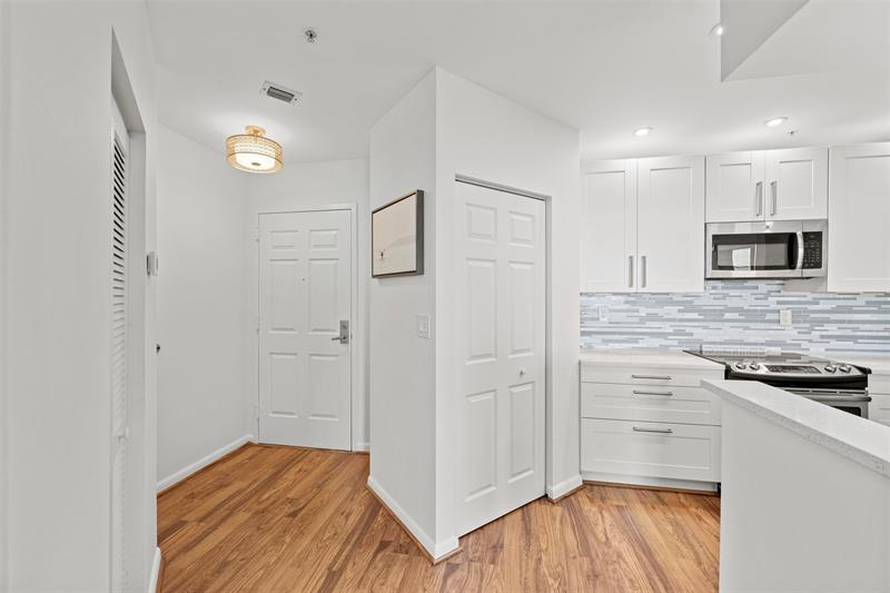 Image 6 of 22 For 3020 32nd Ave  Ph11