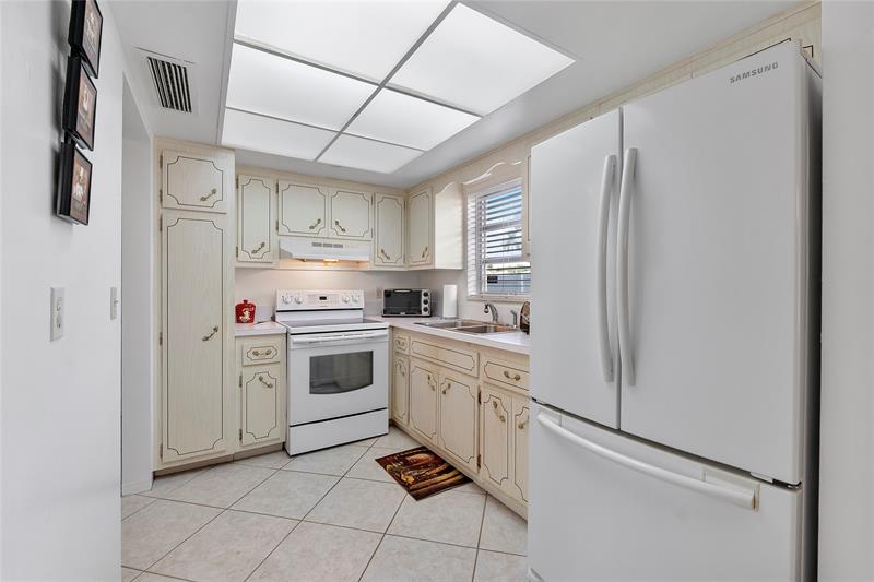 Image 10 of 14 For 1501 Arthur St  3