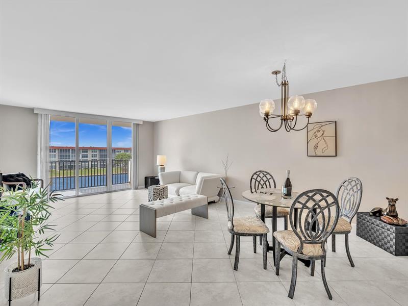 Image 15 of 51 For 1150 Hillsboro Mile  309